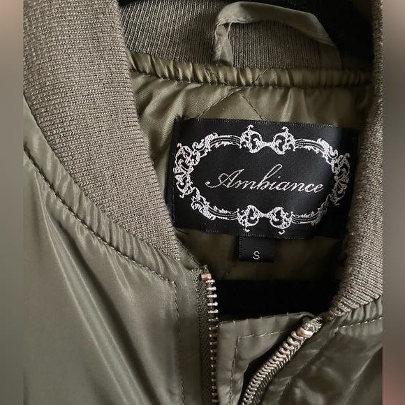 Bomber jacket - Picture 3 of 3